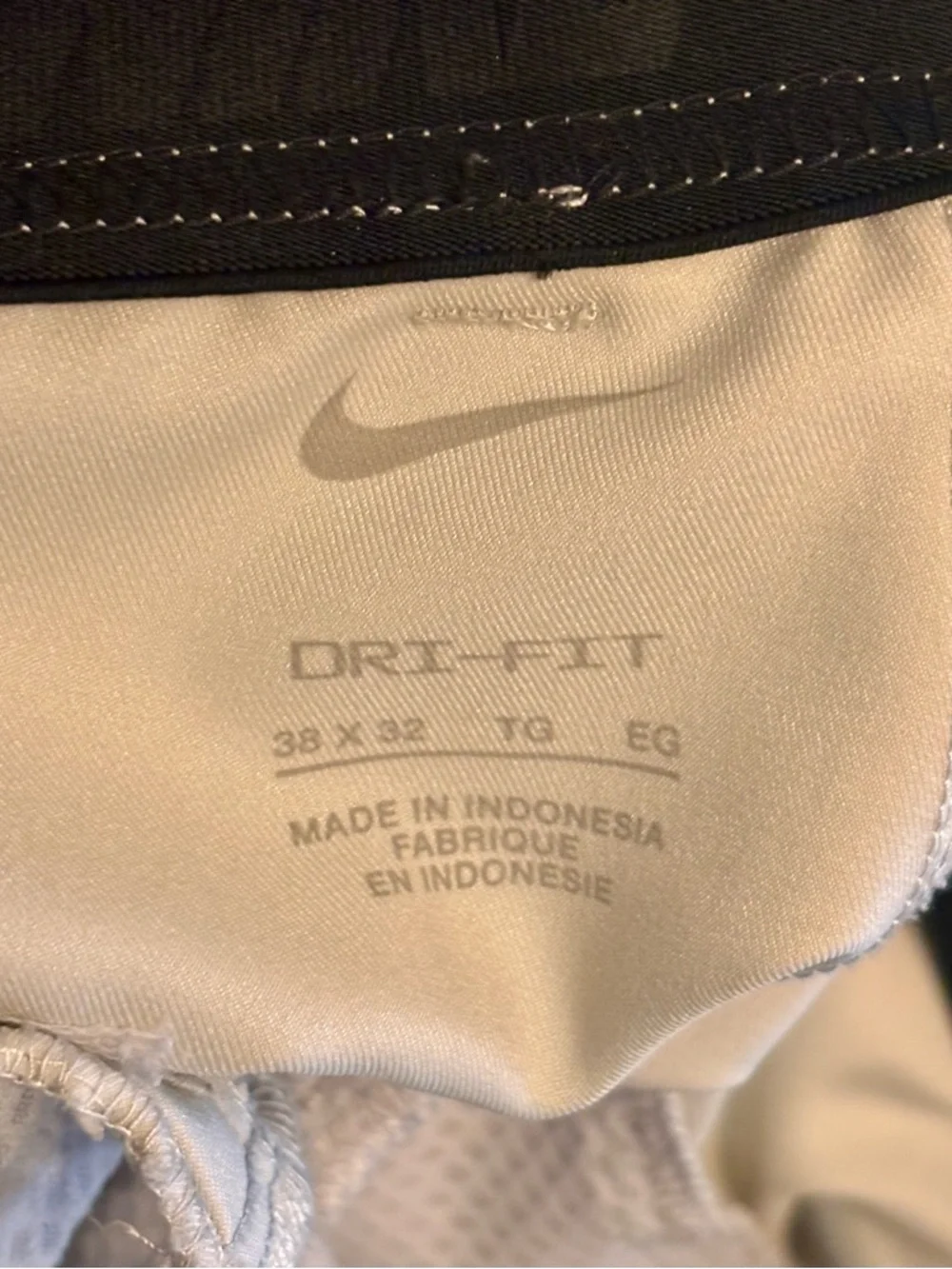 Nike Men's gray Chino Pants - Straight Fit